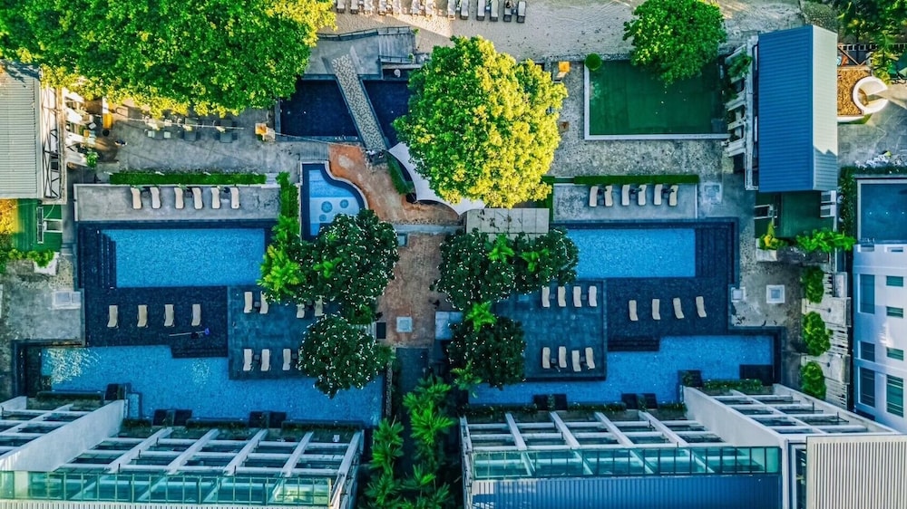 Deluxe Ocean View Twin Bed