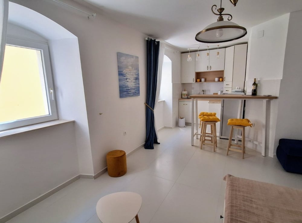 Apartment (Classic One Bedroom Apartment)