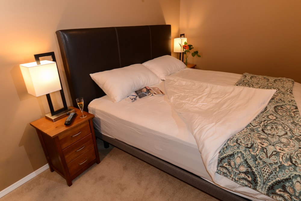 Deluxe Room, 1 King Bed, Non Smoking photo 1