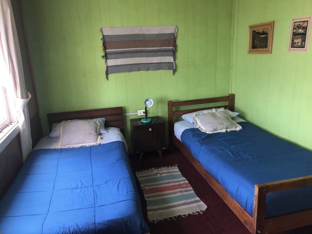 Basic Twin Room, Canal View photo 2