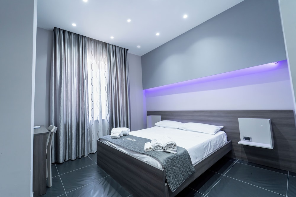 Standard Room, Annex Building (Piazza Mercato 45)