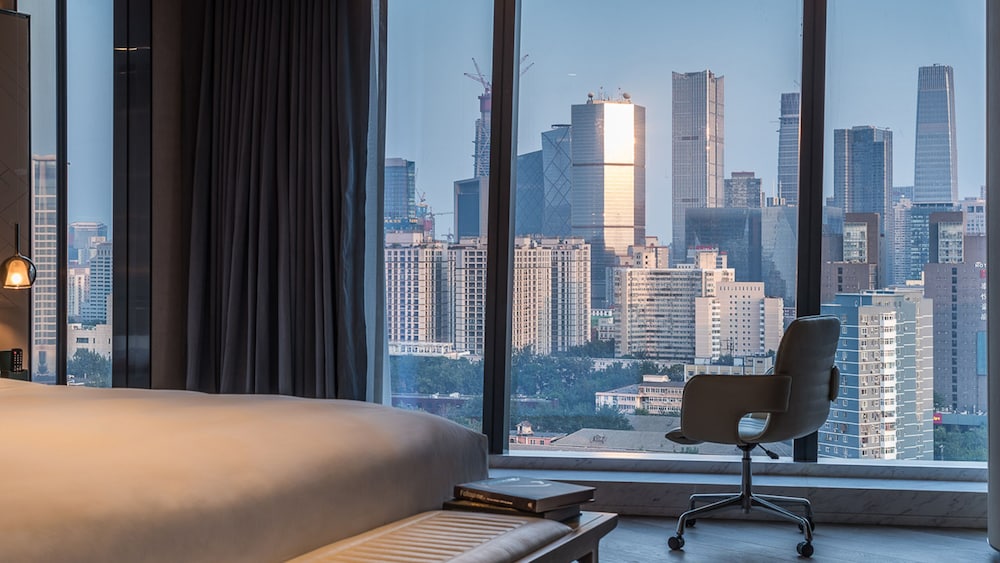 Junior Suite, 1 King Bed (CBD View)