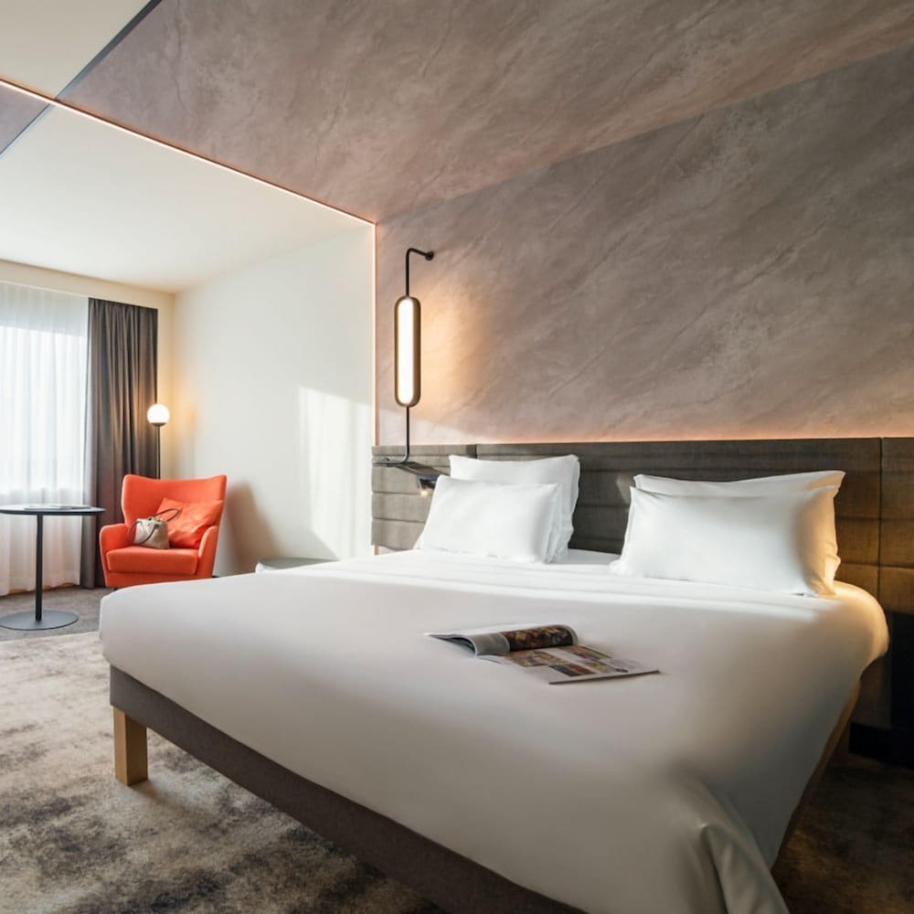 Deluxe Room, 1 Queen Bed with Sofa bed