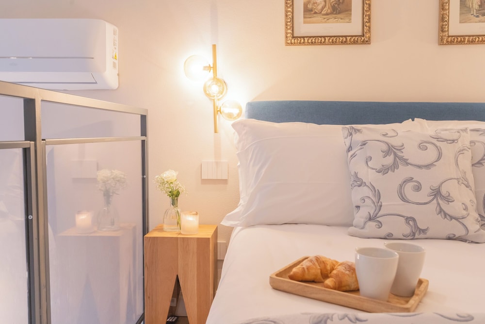 Apartment (Atena)