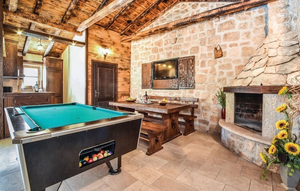 Villa photo 3