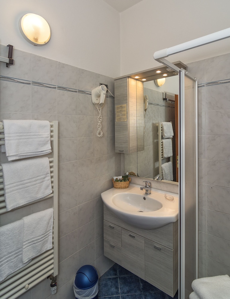 Comfort Double or Twin Room photo 3