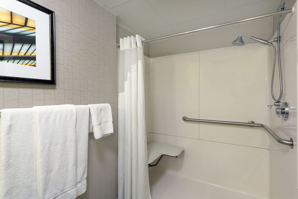 Standard Room, 2 Queen Beds - Photo 3