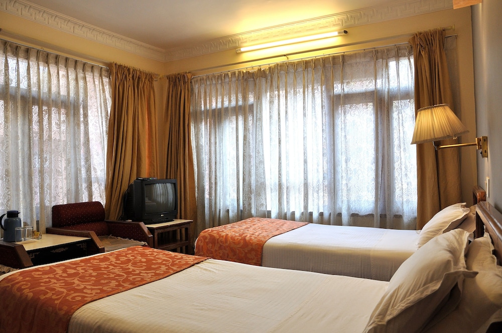 Deluxe Room - Photo 6