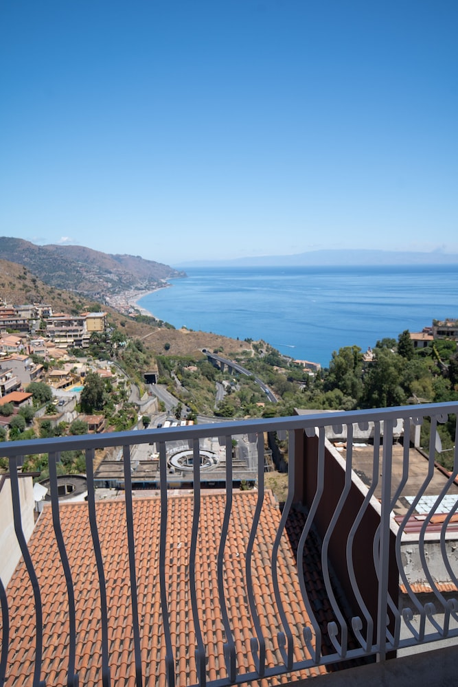 Deluxe Double or Twin Room, Balcony, Sea View - Photo 6