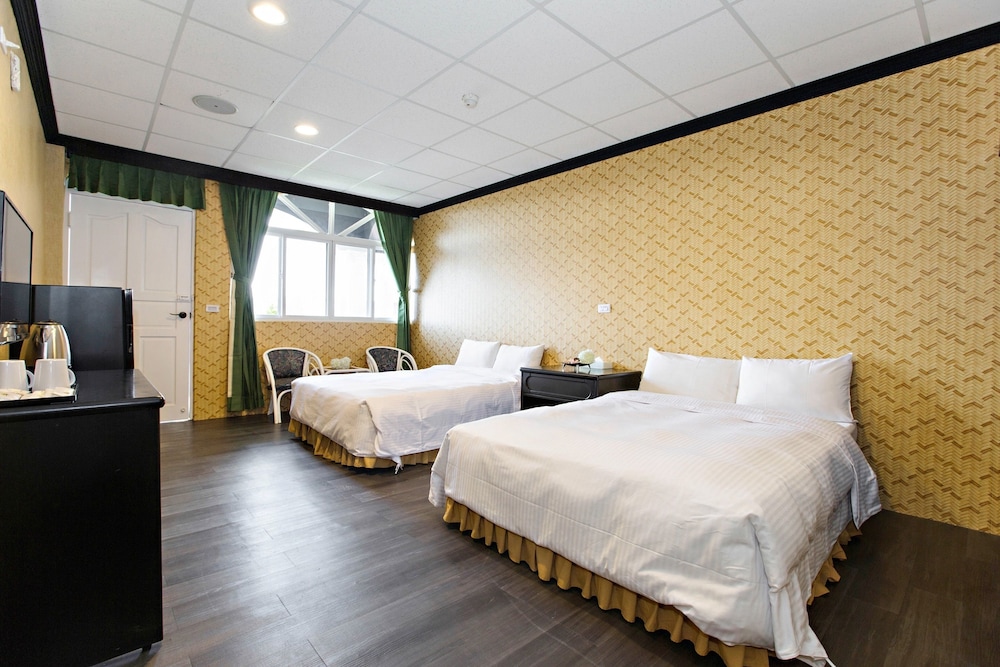 Deluxe Twin Room photo 3