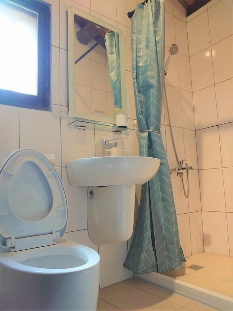 Double or Twin Room, Private Bathroom photo 3