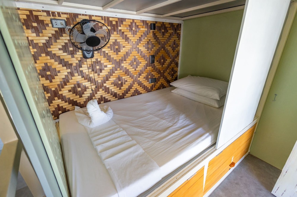 Bed in 4-Bed Mixed Dormitory Room photo 3