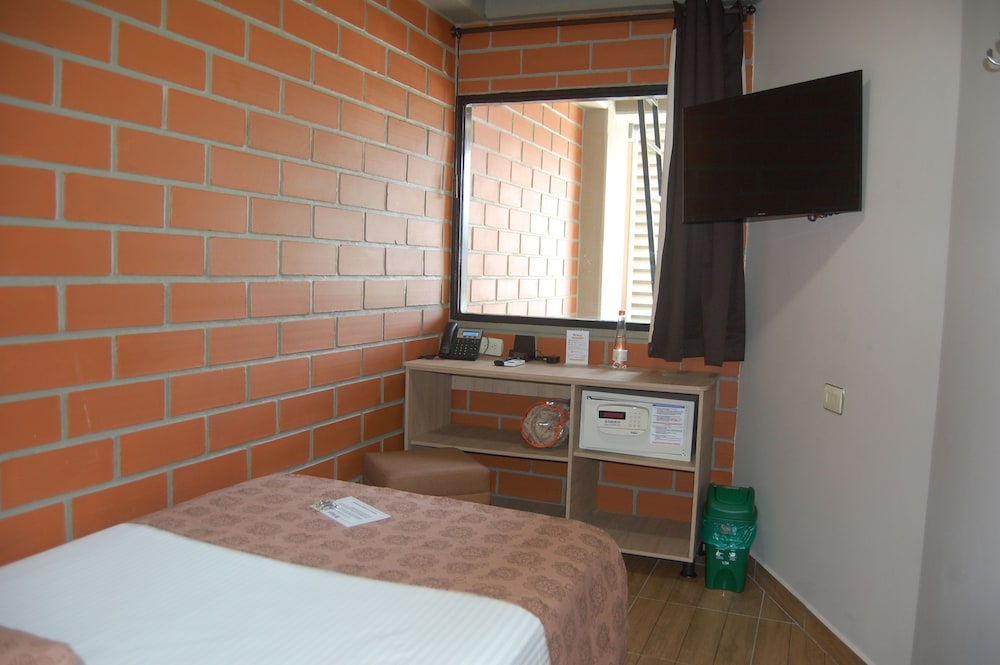 Basic Single Room photo 2