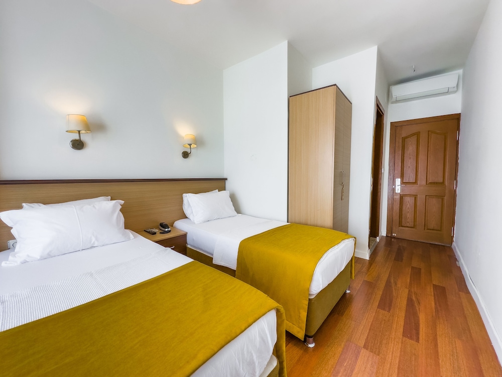 Standard Twin Room, Sea View - Photo 4