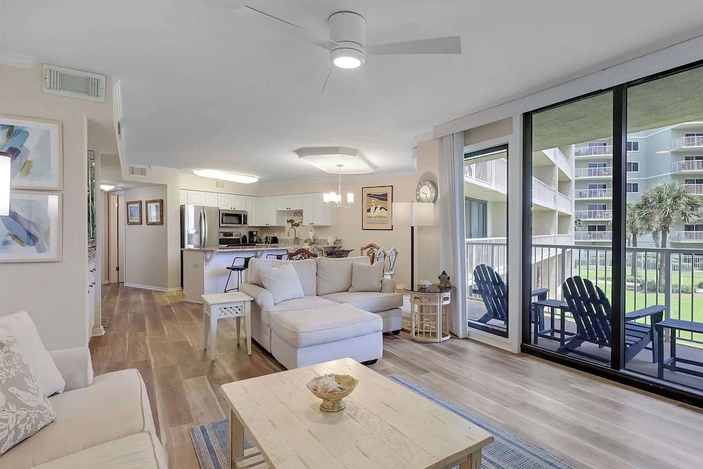 Condo, Multiple Beds, Balcony, Partial Ocean View (Seaside Beach & Racquet Club 5214)