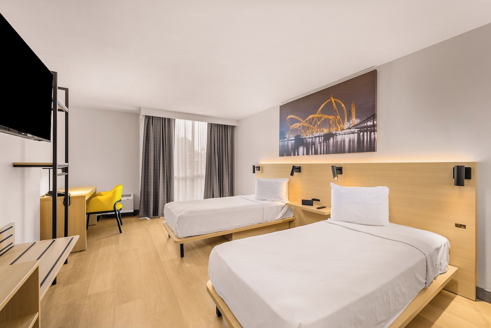 Two Twin Beds, Mobility/Hearing Accessible Room, Tub w/ Grab Bars, Non-Smoking