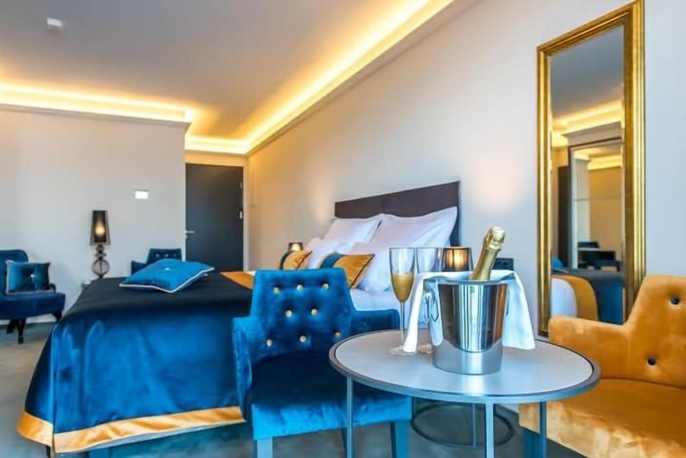 Deluxe Double Room (Room4)