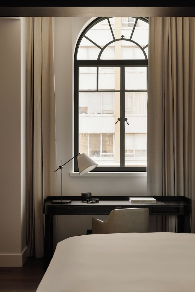 Premier Room, 1 King Bed, Accessible