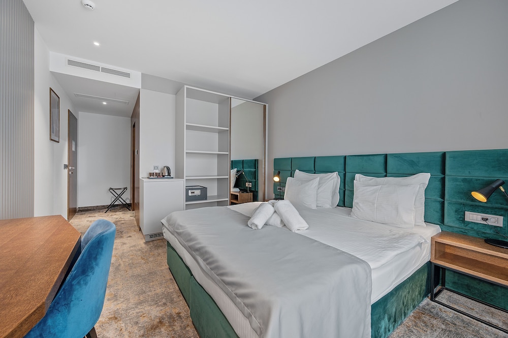Deluxe Room - Photo 4