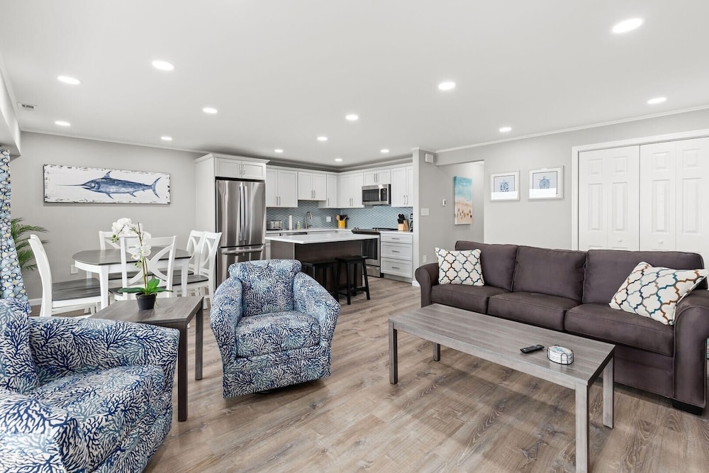 Condo, 2 Bedrooms