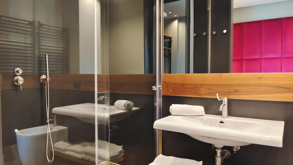 Panoramic Double Room thumbnail 6