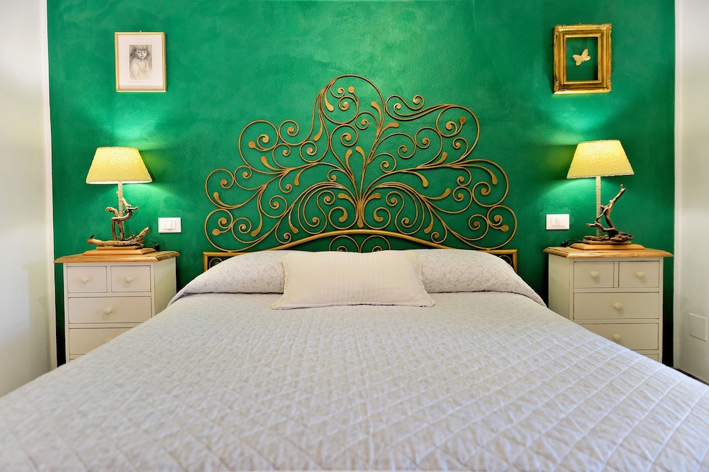 Suite, 1 Queen Bed with Sofa bed, Non Smoking photo 3