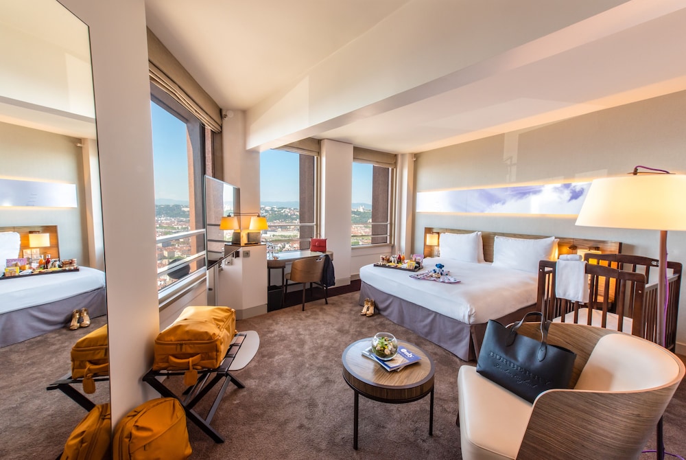 Junior Suite (Panoramic View) - Photo 1