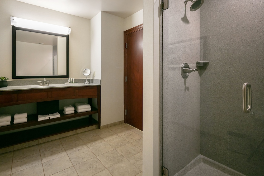 Atrium Double Suite - Bicycle Street Inn photo 2