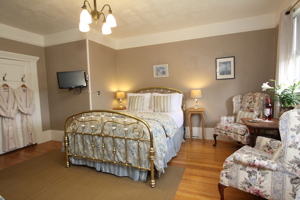 3. Rose's Room photo 2