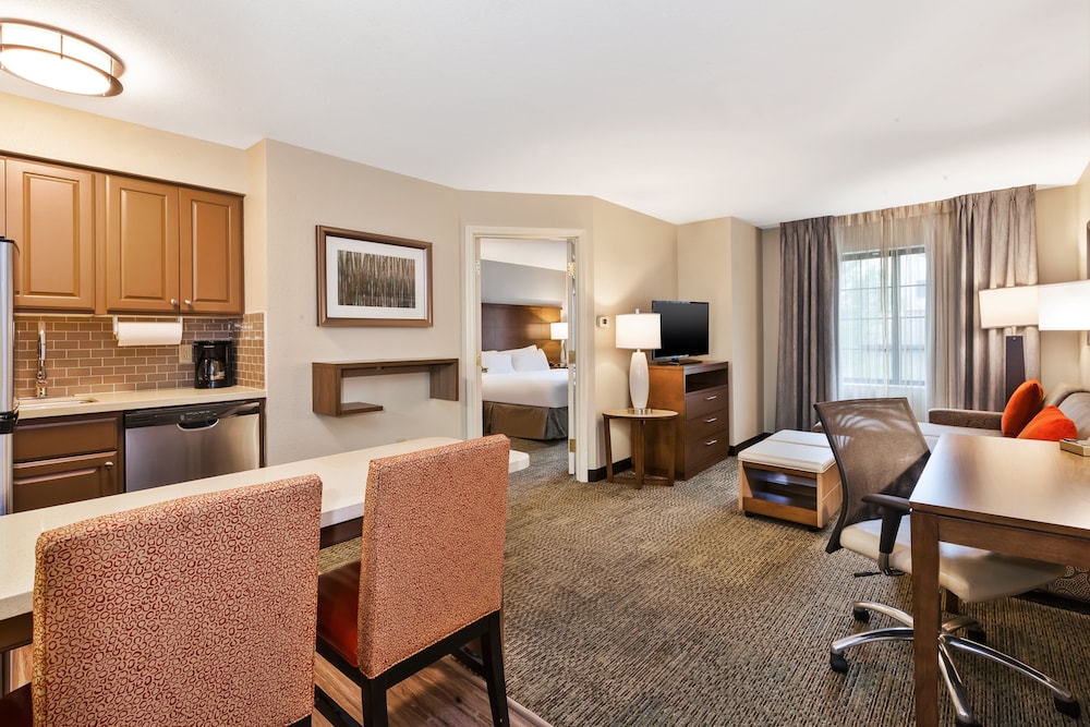 Suite, 1 Bedroom, Kitchen - Photo 1