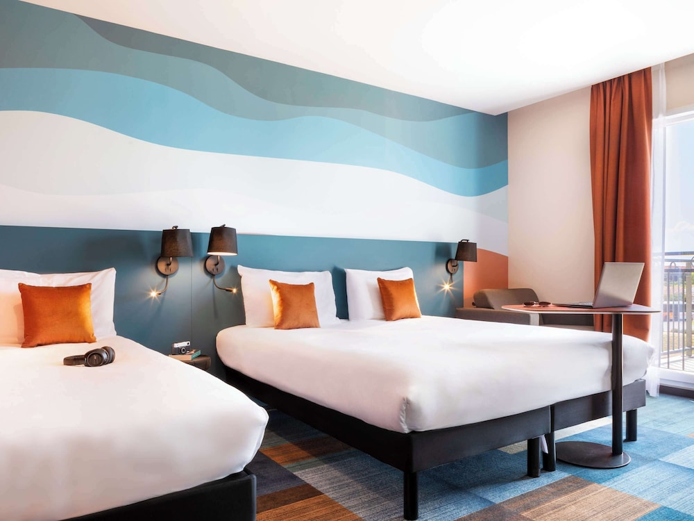 Premium Room, 1 Double Bed with Sofa bed - Photo 8