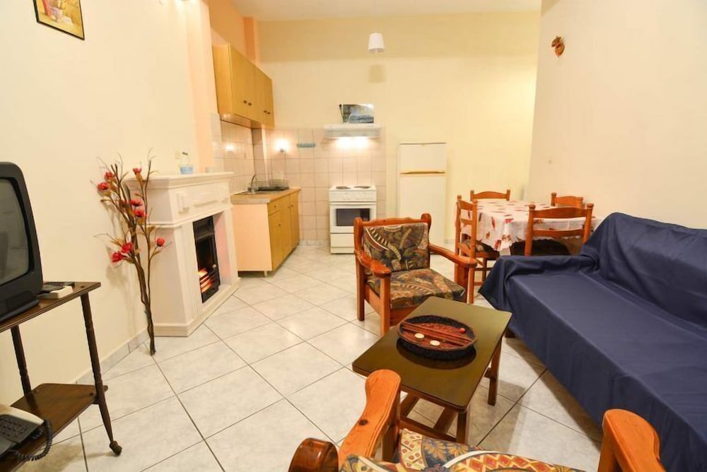 Basic Apartment photo 3