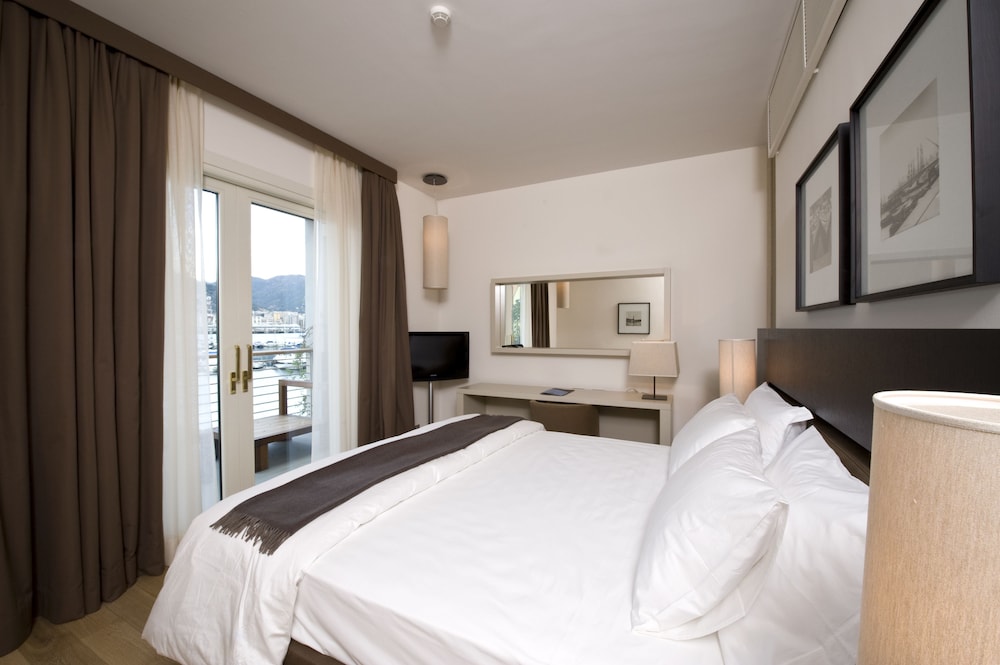 Deluxe Double Room, Sea View - Photo 1
