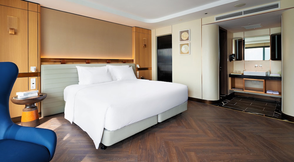 Veranda Suite with Balcony photo 2