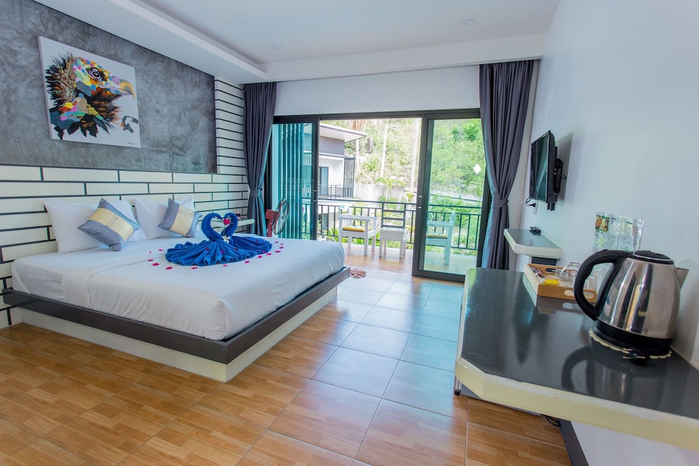 Superior Double Room, Pool View photo 2