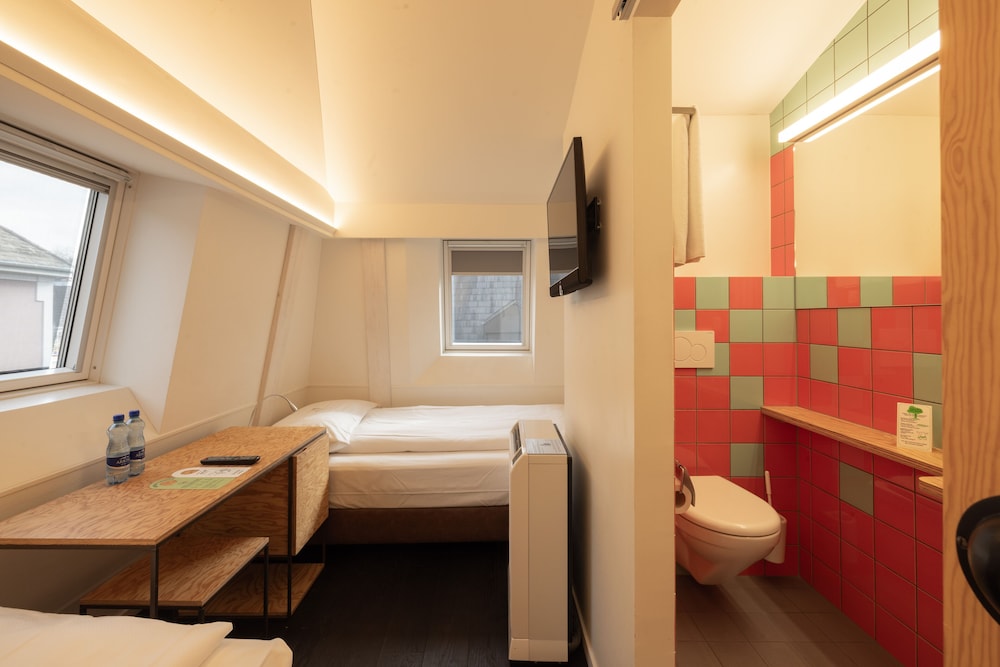 Twin Room - Photo 6