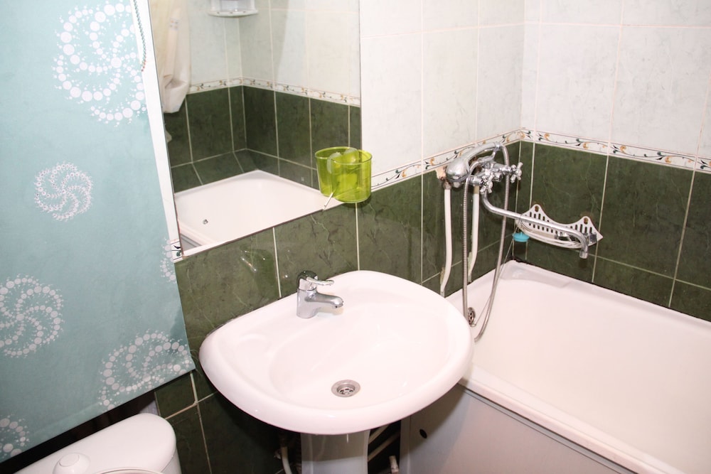 Economy Condo, 1 Queen Bed with Sofa bed, Non Smoking photo 2