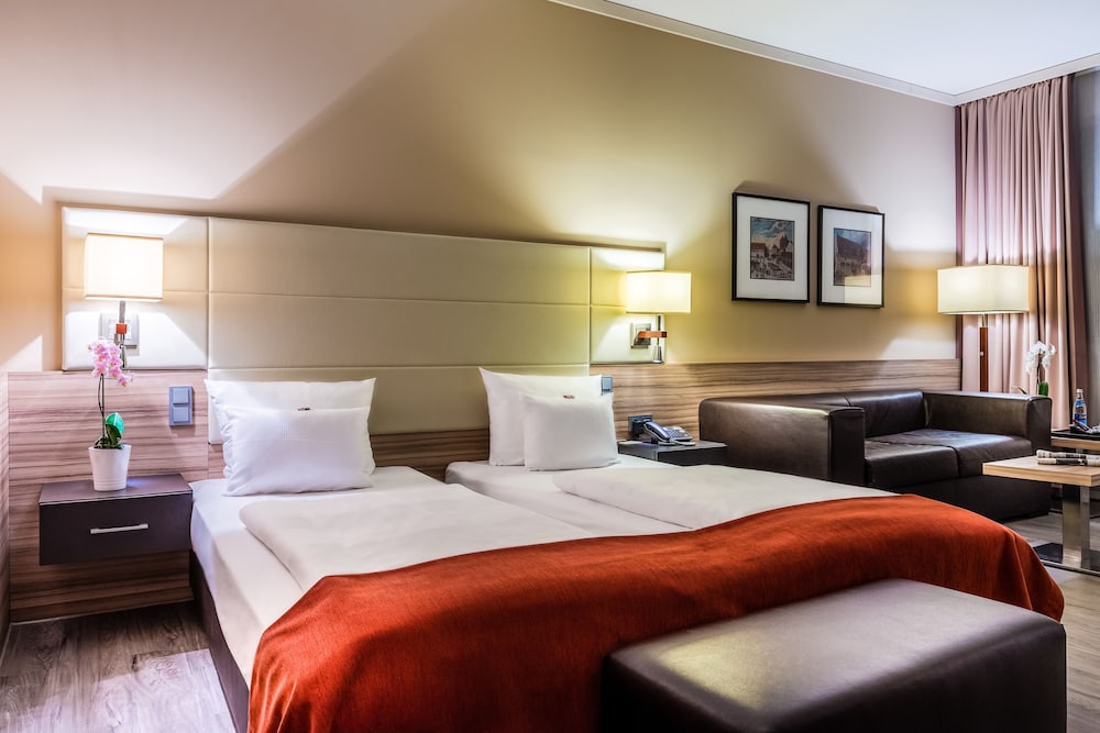 Suite, 2 Twin Beds, Bathtub - Photo 3