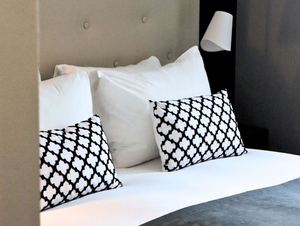 Premium Room - Photo 8