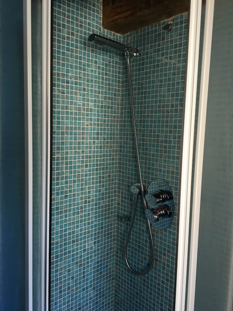 Quadruple Room, Private Bathroom photo 2