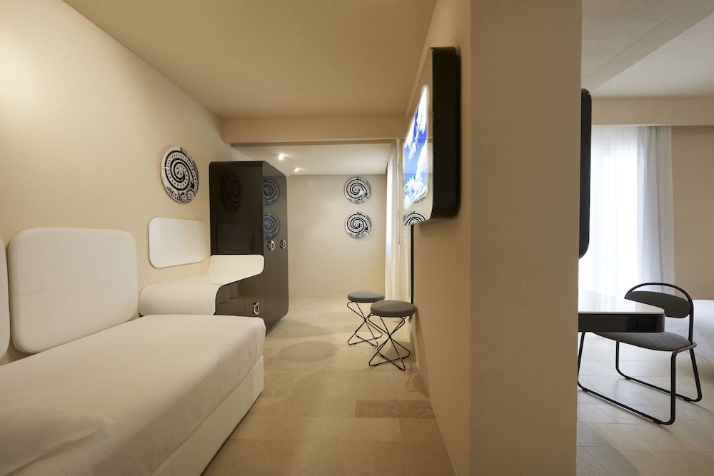 Exclusive Suite - Photo 4