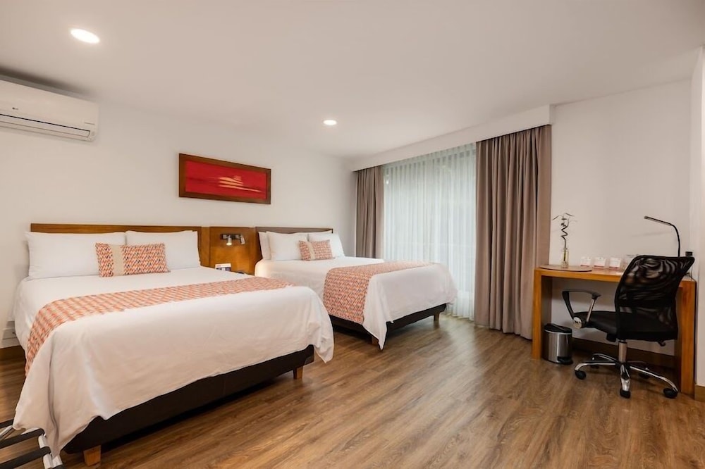 Suite, 2 Double Beds - Photo 1