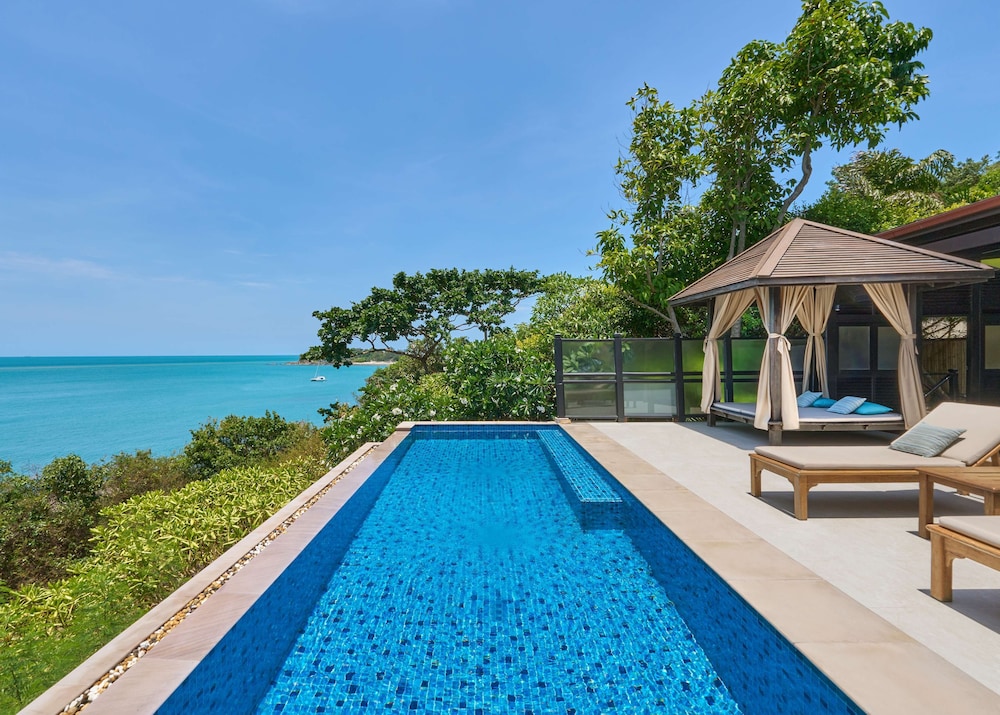 Wellbeing Seafront Pool Villa