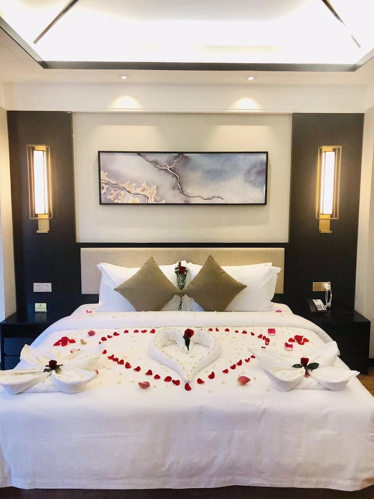 Deluxe Suite photo 1
