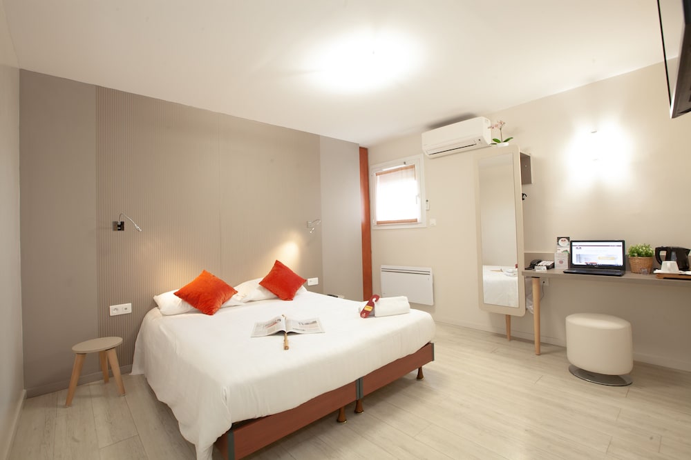 Superior Double Room, Accessible photo 1