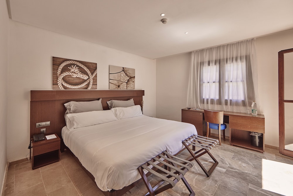 Superior Double Room (Spa access Not Included) - Photo 4