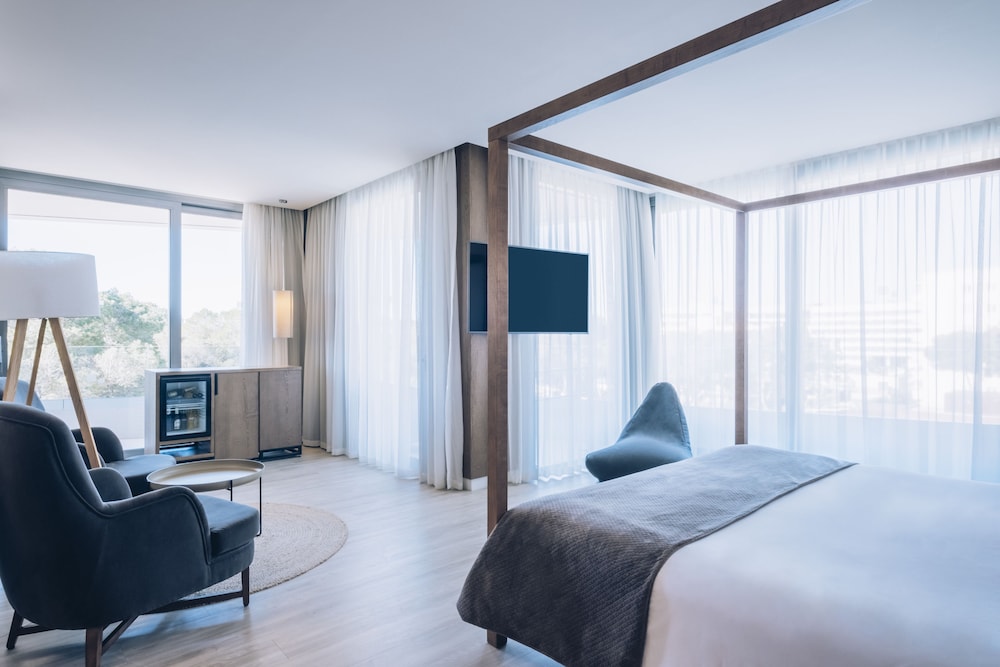 Junior Suite, Balcony (Single Use)