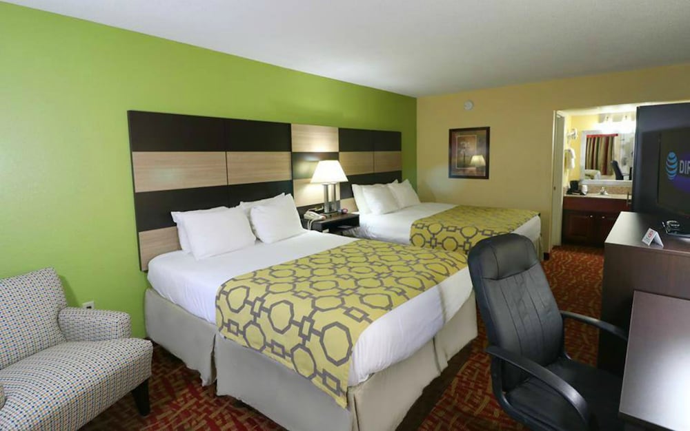 Room, 2 Queen Beds, Accessible, Non Smoking - Photo 5