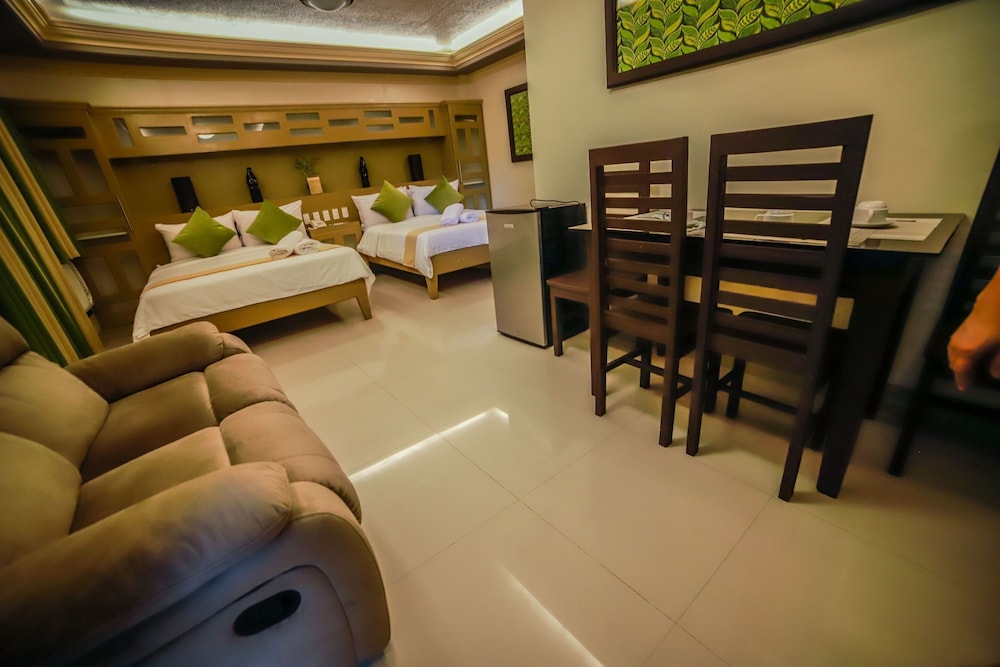 Family Deluxe Suite photo 3