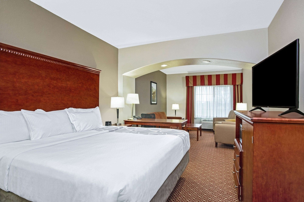 Suite, 1 King Bed, Non Smoking